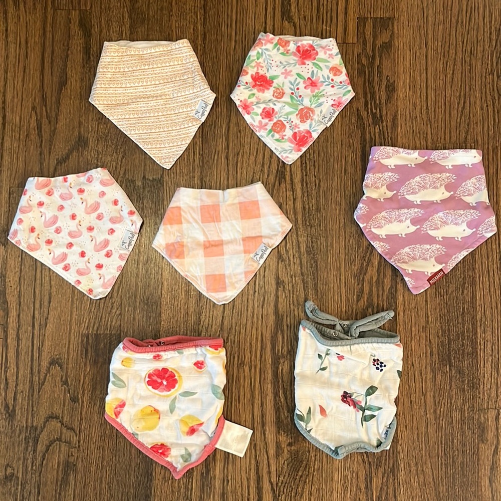 Copper Pearl, Little Unicorn, Milkbarn bibs like new